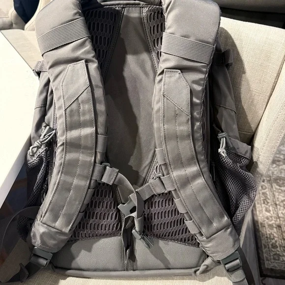 5.11 Covert 18 Gray/Silver Backpack - Picture 2 of 2